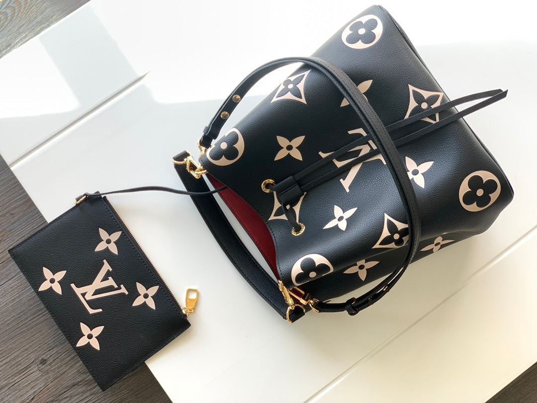 LV NéoNoé MM Black & Cream  Embossed Monogram Empreinte Cowhide 268068
