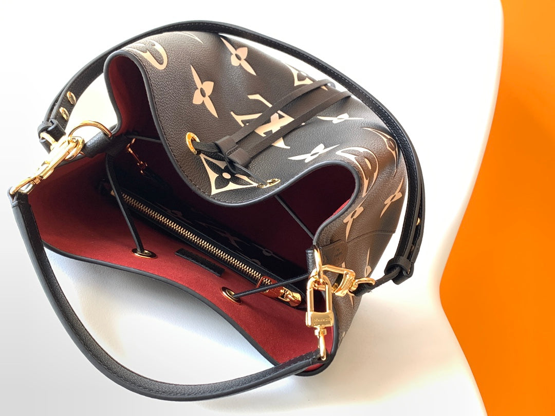 LV NéoNoé MM Black & Cream  Embossed Monogram Empreinte Cowhide 268068