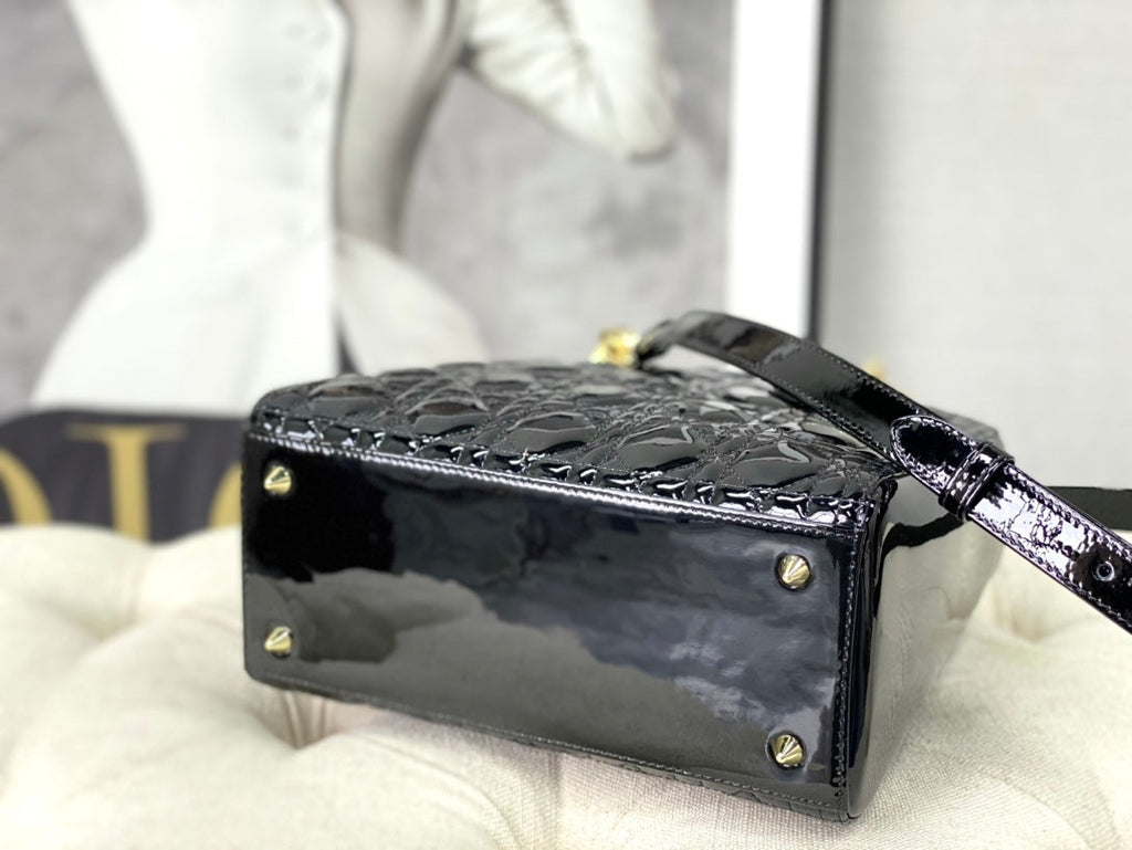 medium lady 24 black patent calfskin