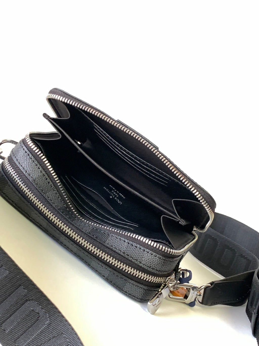 LV Alpha Wearable Wallet Black Damier Graphite 268784