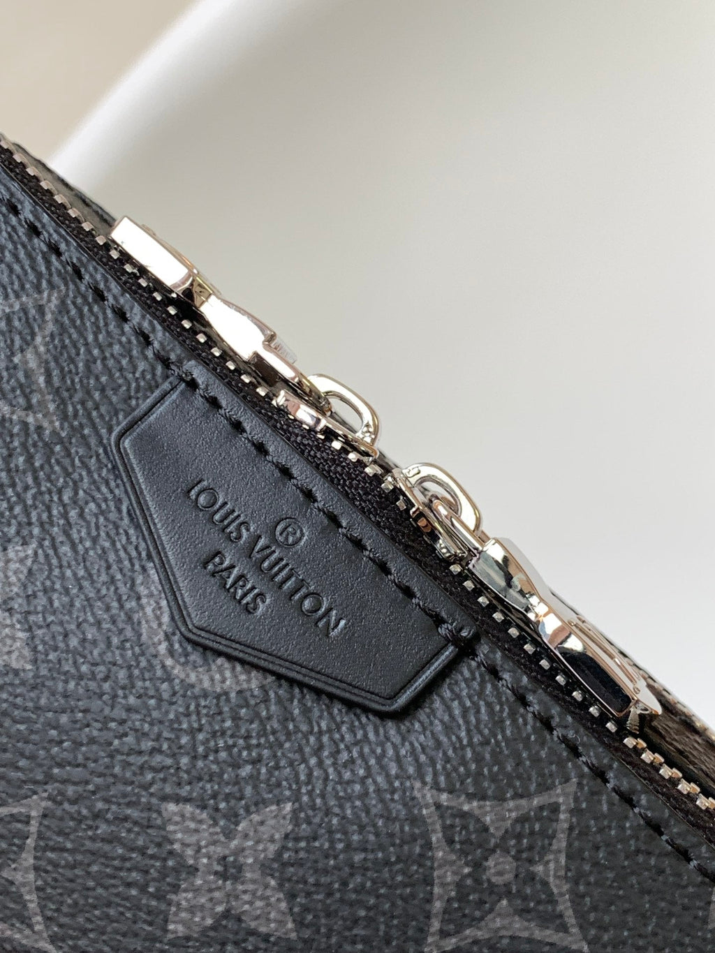 LV Alpha Wearable Wallet Black Monogram Canvas 268782