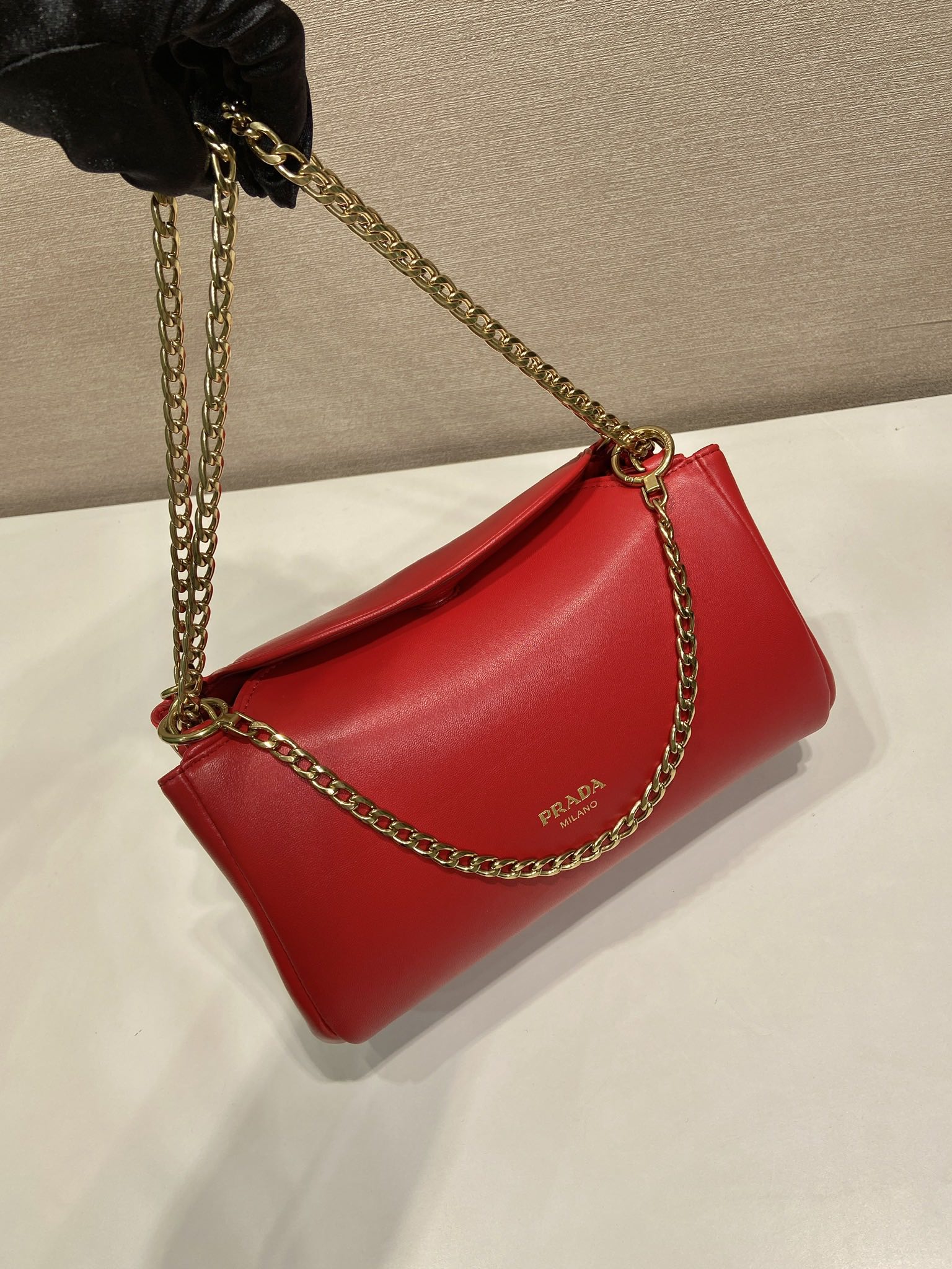 PRA Tumulte bag 24 red leather 280840