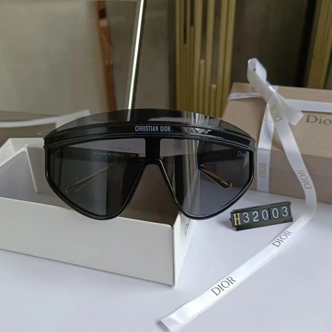 Oversized Watermark Sunglasses 832003s-sss