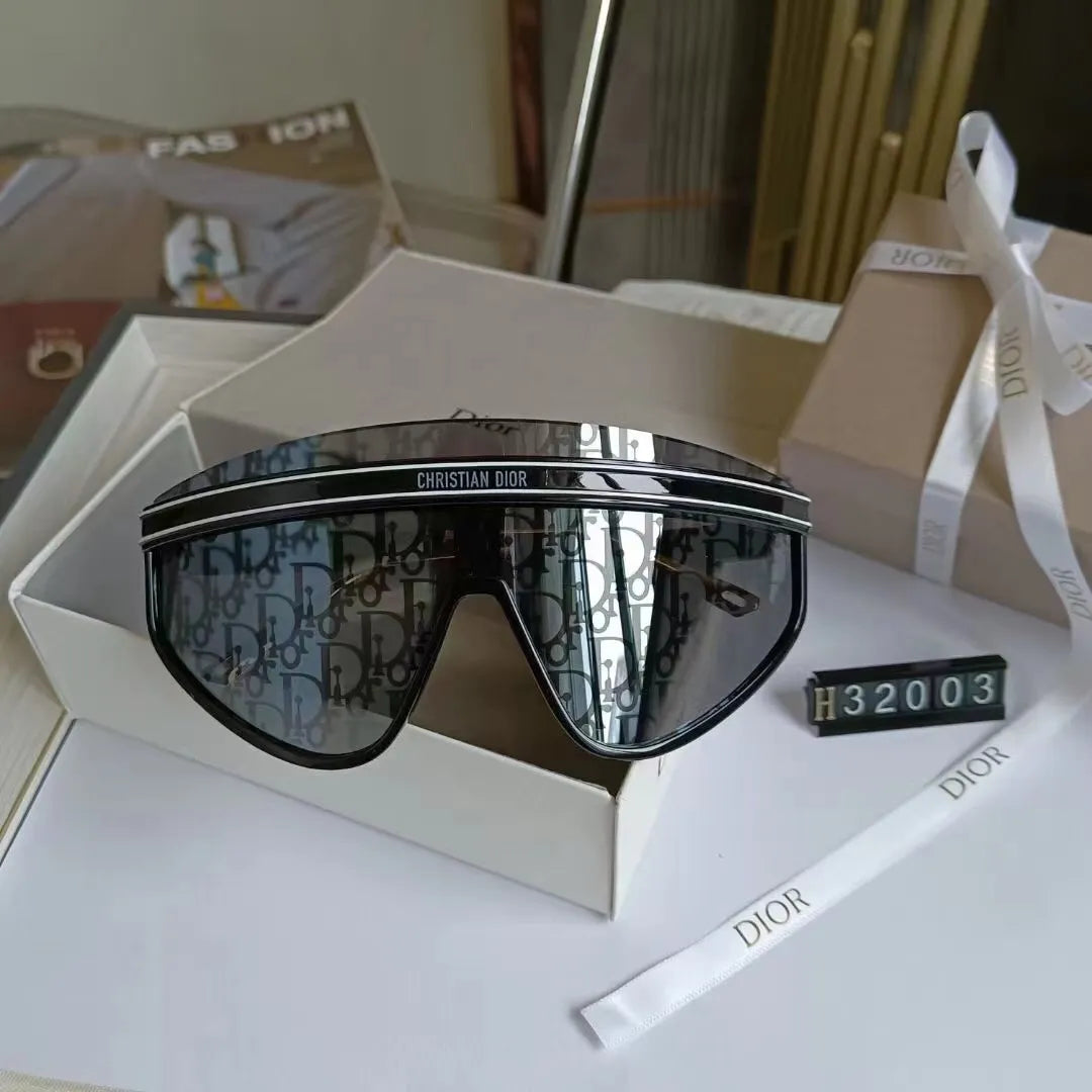 Oversized Watermark Sunglasses 832003s-sss