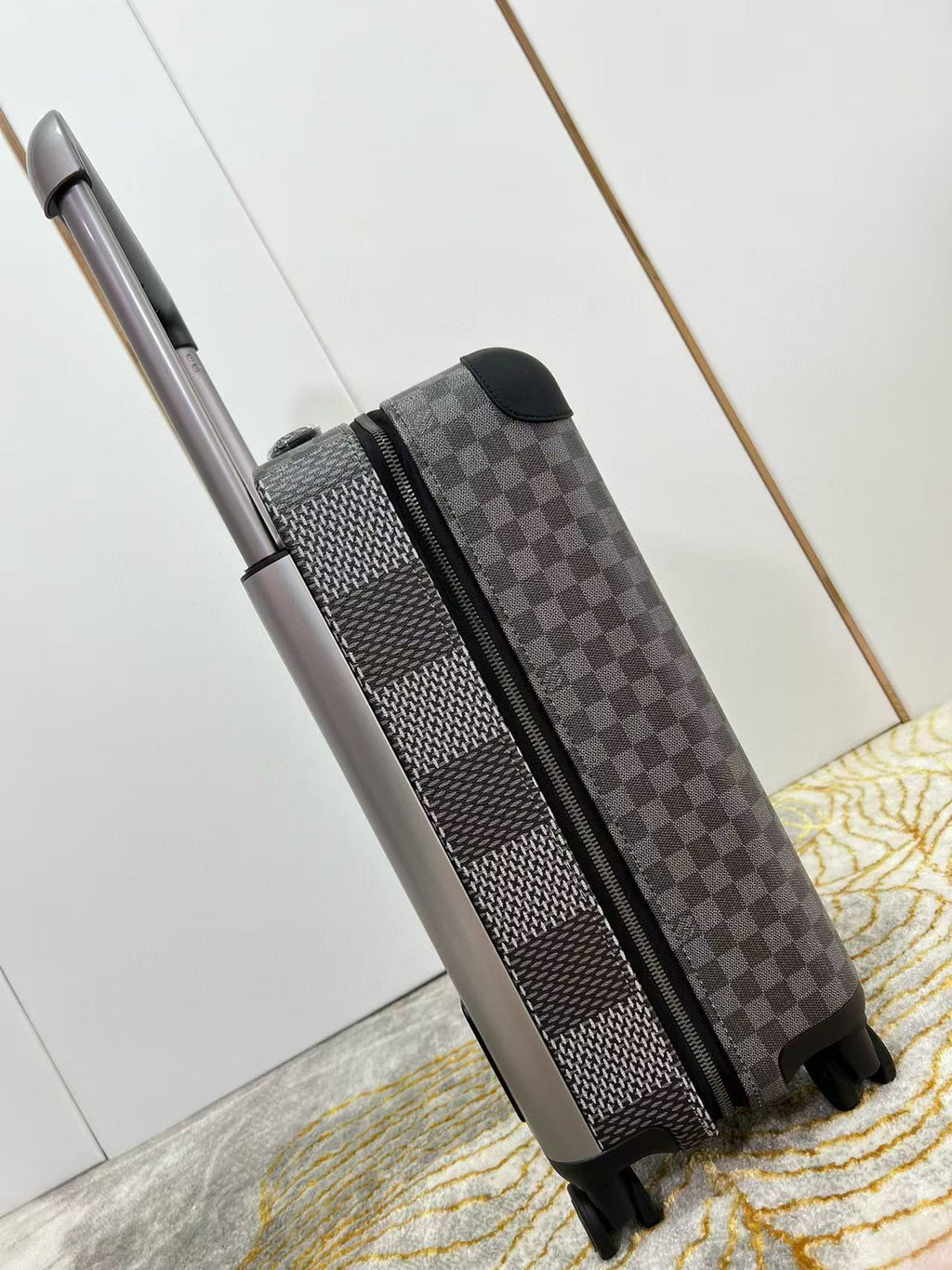 Louis Vuitton Horizon 55 Plaid Suicase Gray Black Leather