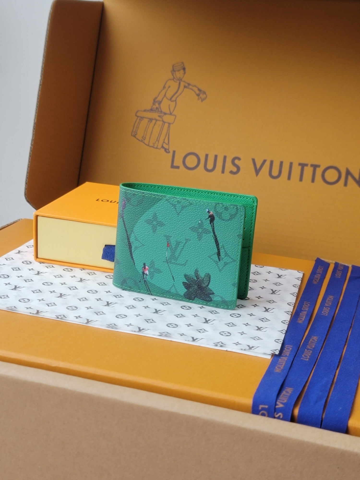 LV Multiple Wallet Featuretiny Sport Scenes Printed Cowhide