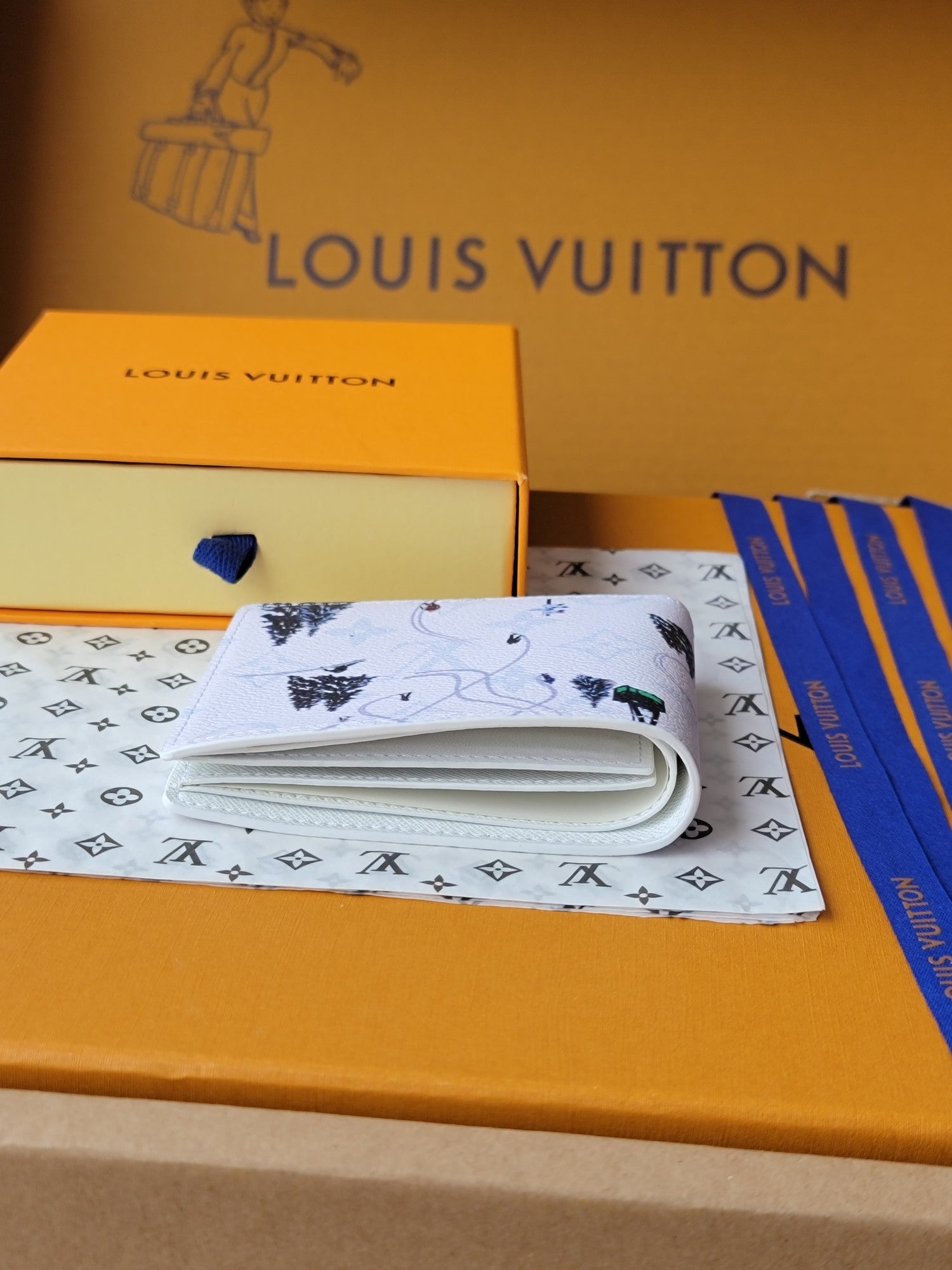 LV Multiple Wallet Featuretiny Sport Scenes Printed Cowhide