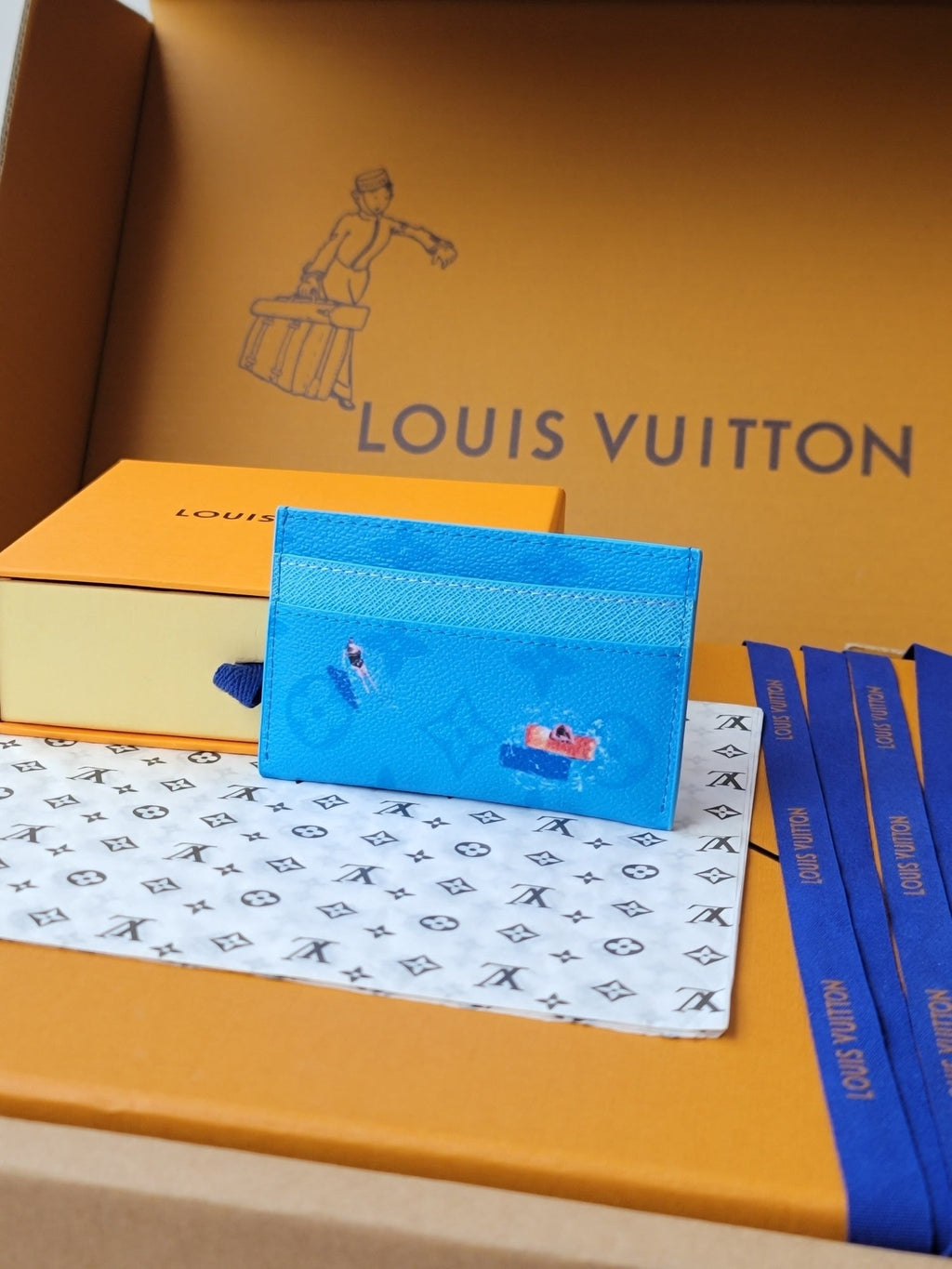 LV Double Card Holder Featuretiny Sport Scenes Printed Cowhide