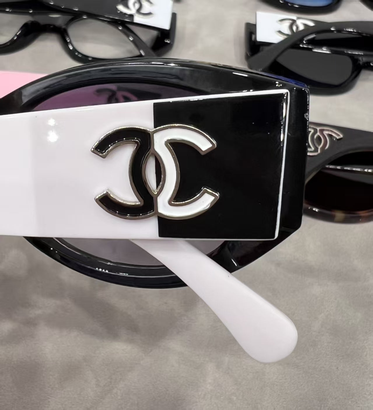 Fashion Sunglasses—5525s-sss