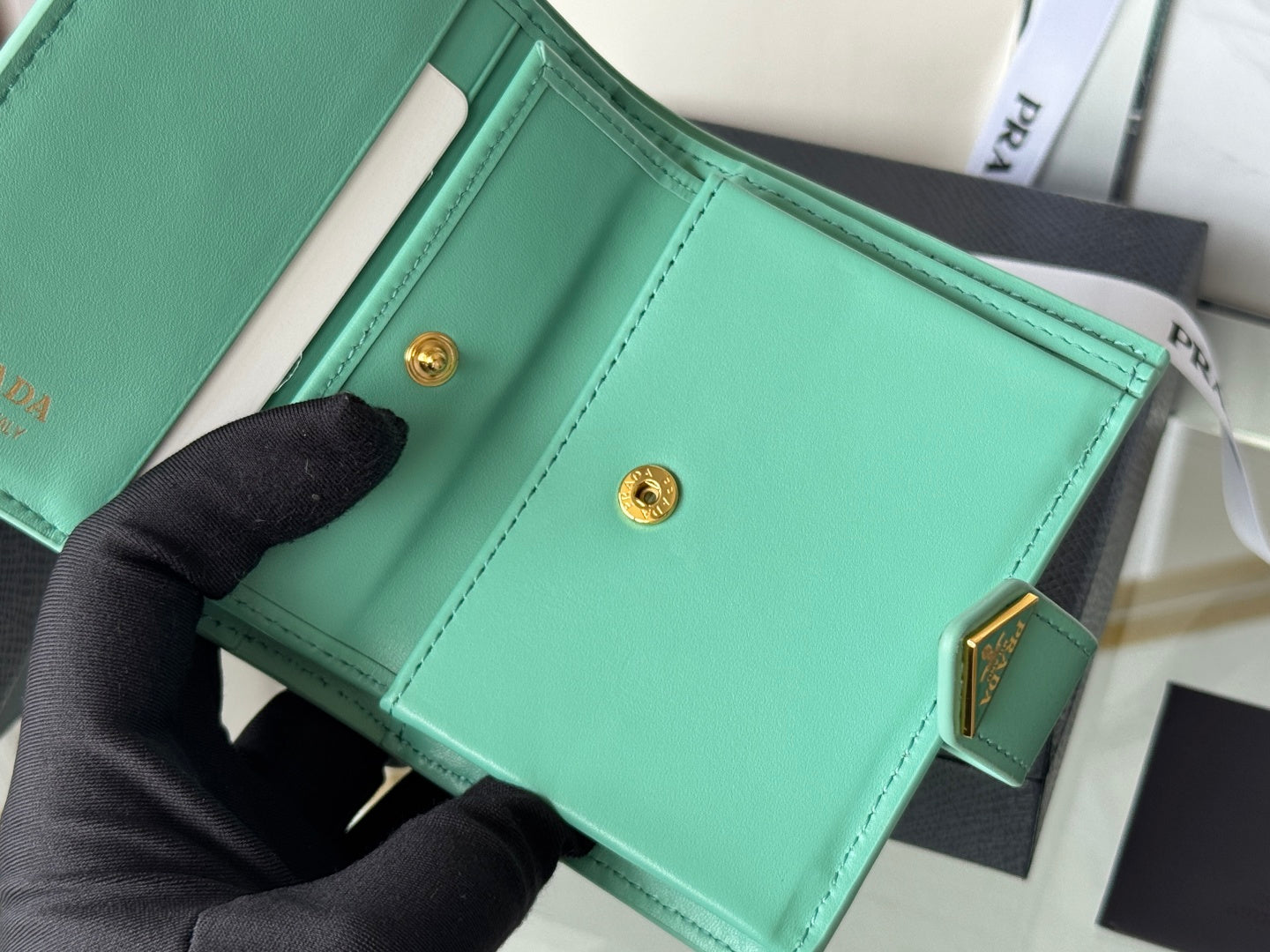 Pra 1MV204 Small Wallet Light Green Saffiano & Smooth Leather