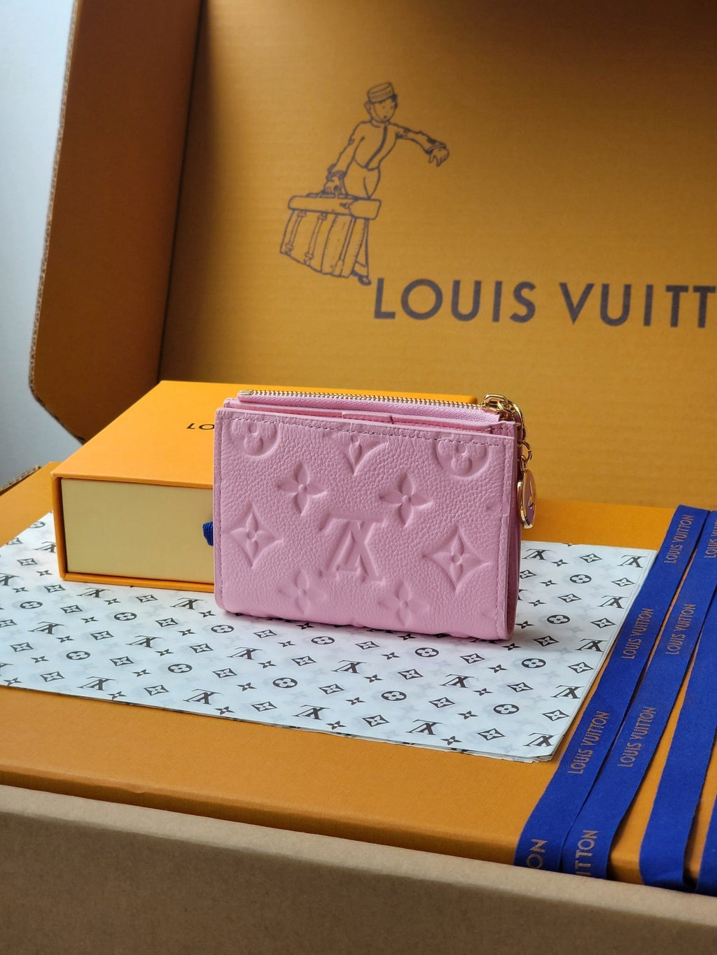 LV M14655Lisa Wallet Pink Monogram Embossed cowhide GHW