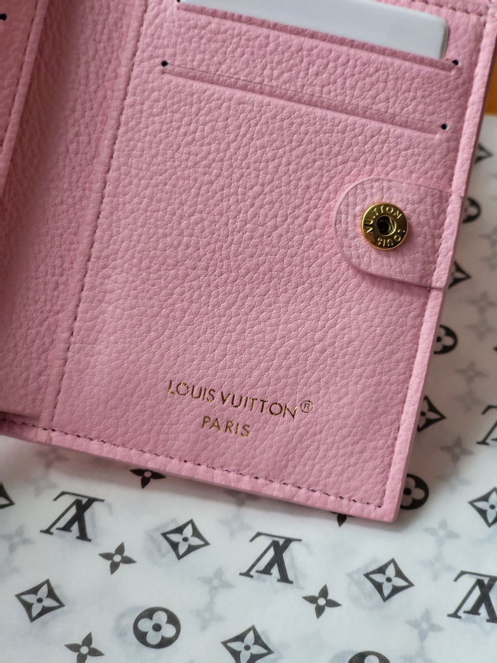 LV M14655Lisa Wallet Pink Monogram Embossed cowhide GHW