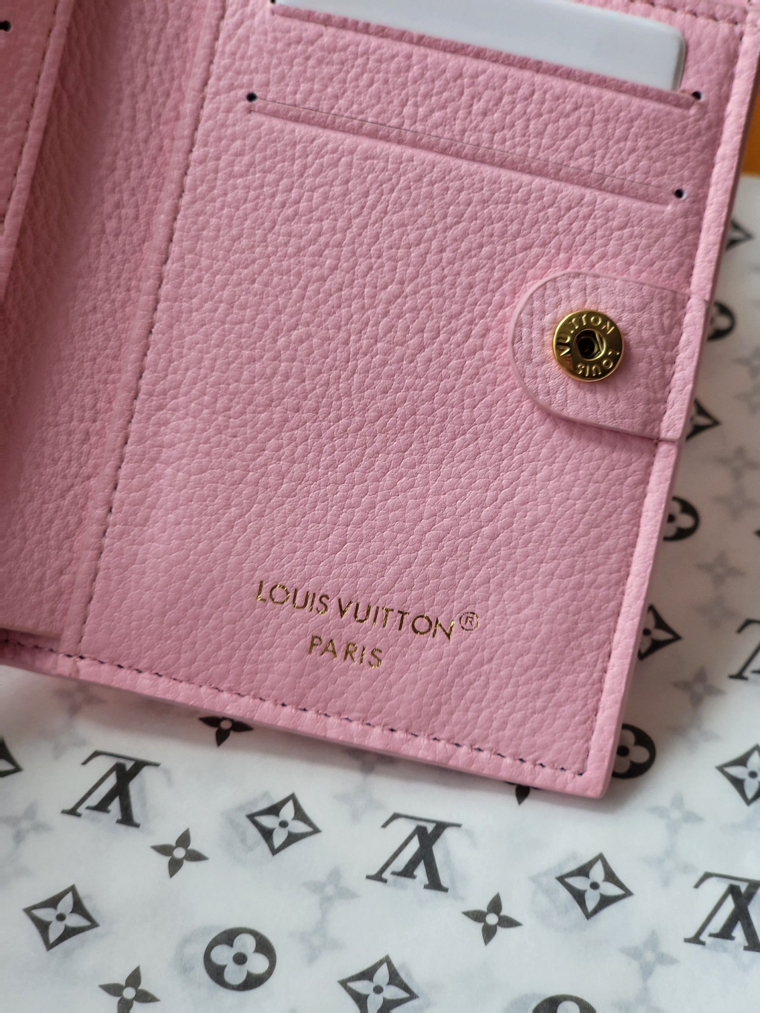 LV M14655Lisa Wallet Pink Monogram Embossed cowhide GHW