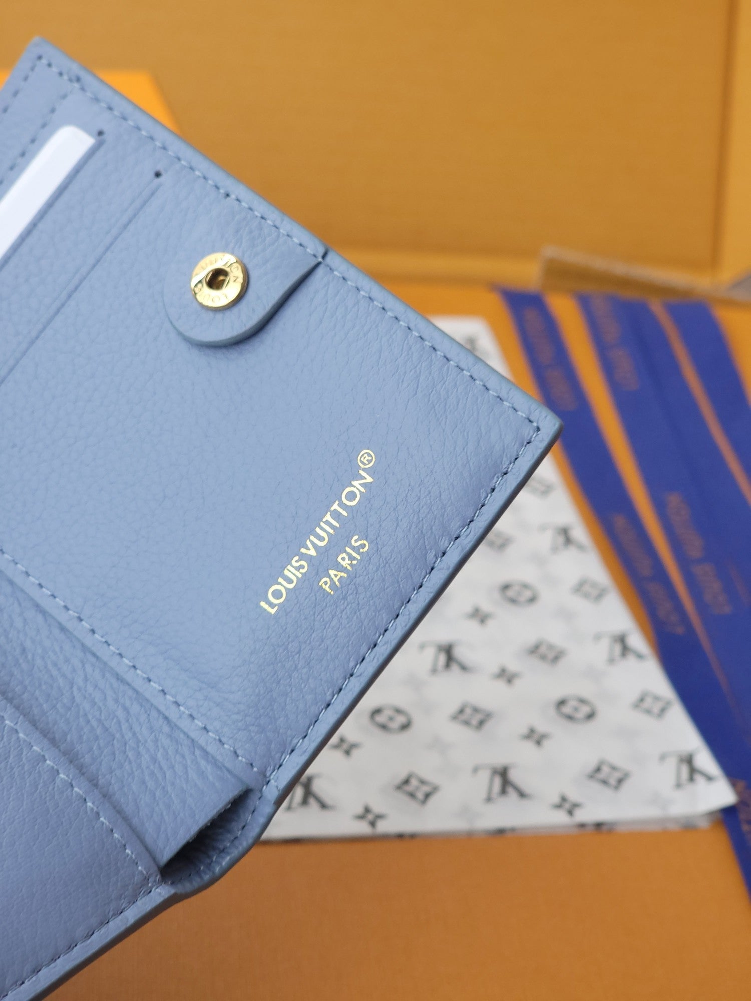 LV M14654  Lisa Wallet Blue Monogram Embossed cowhide GHW