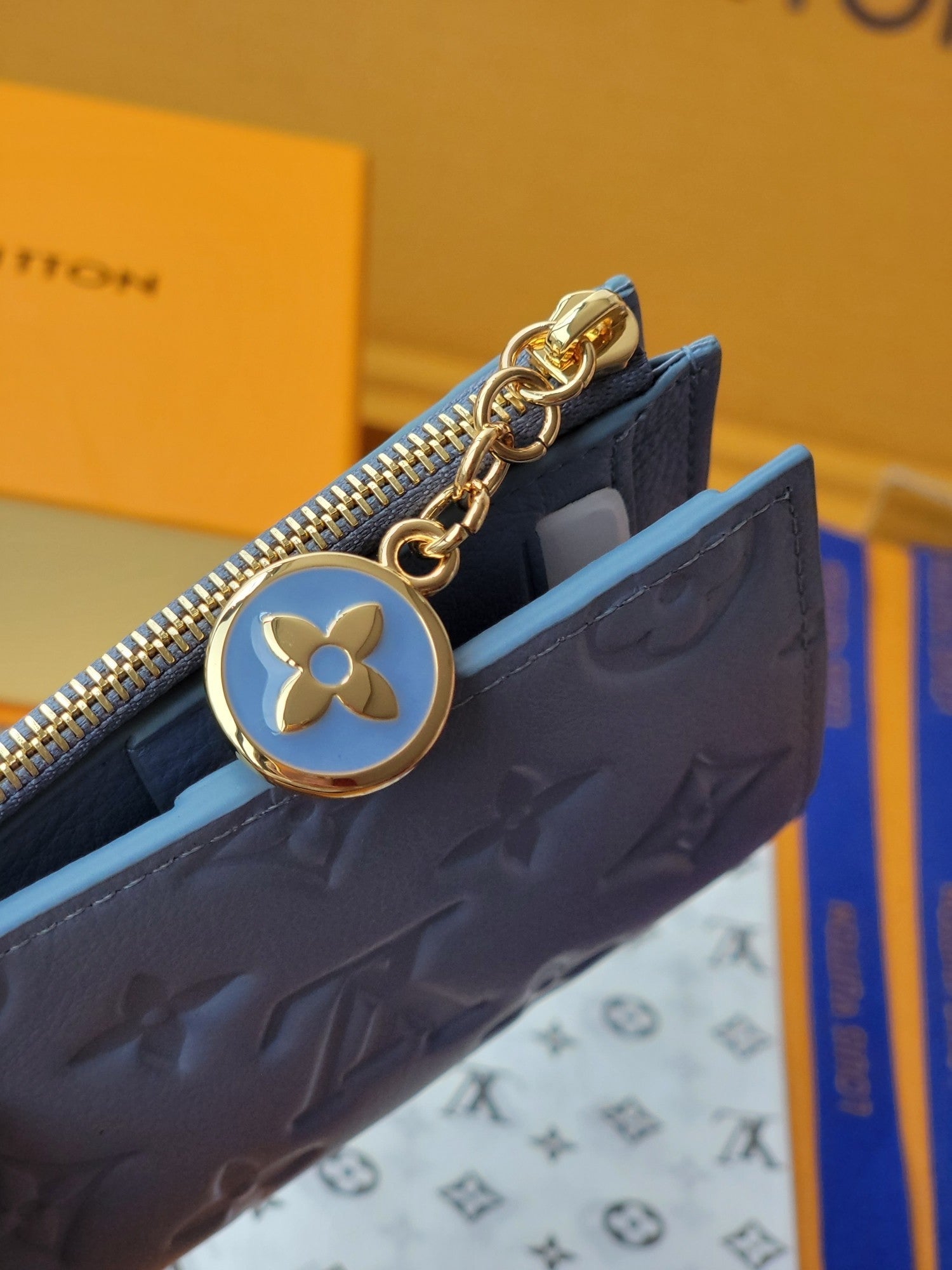 LV M14654  Lisa Wallet Blue Monogram Embossed cowhide GHW