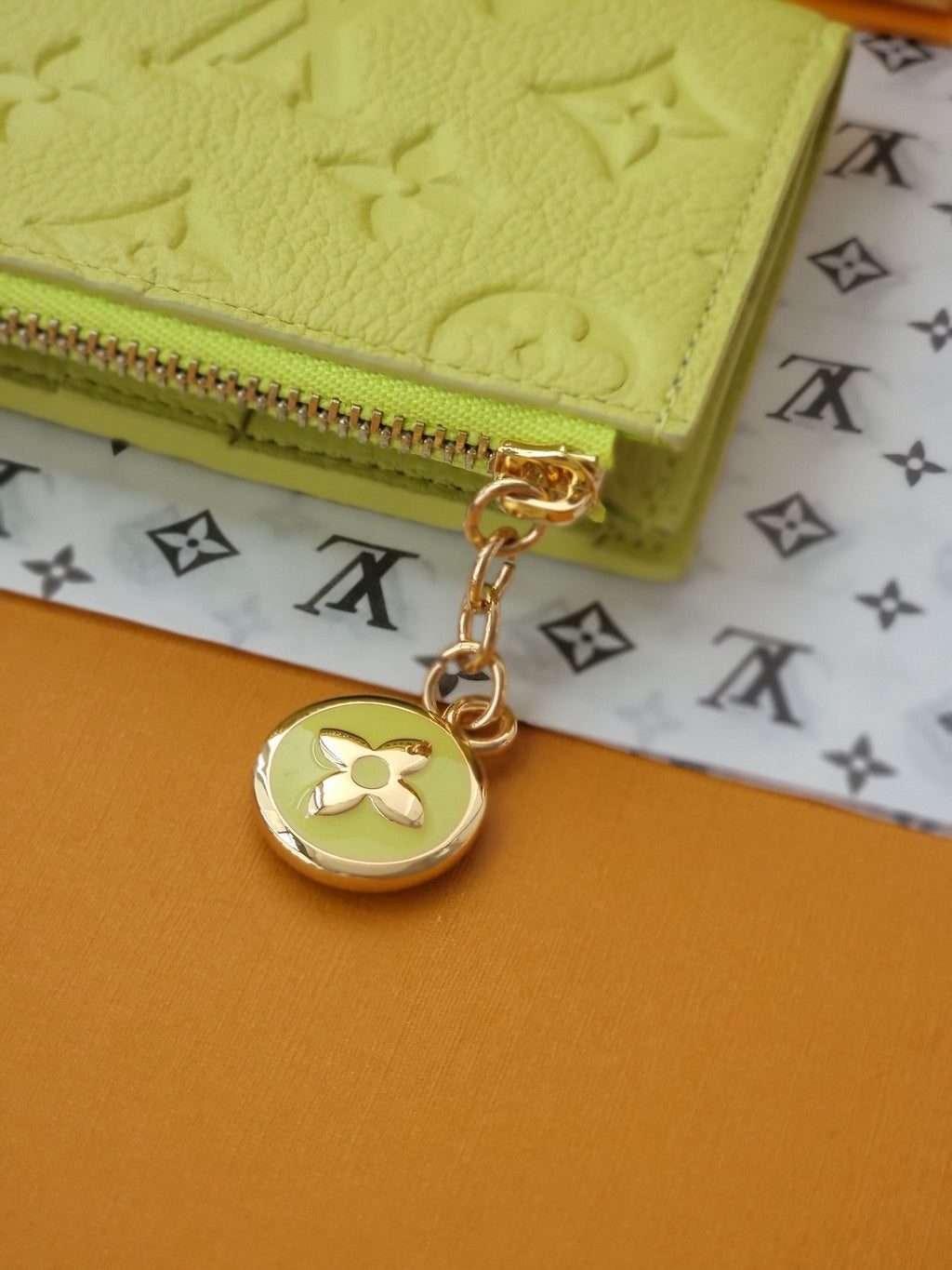 LV M14655 Lisa Wallet Light Green Monogram Embossed cowhide GHW