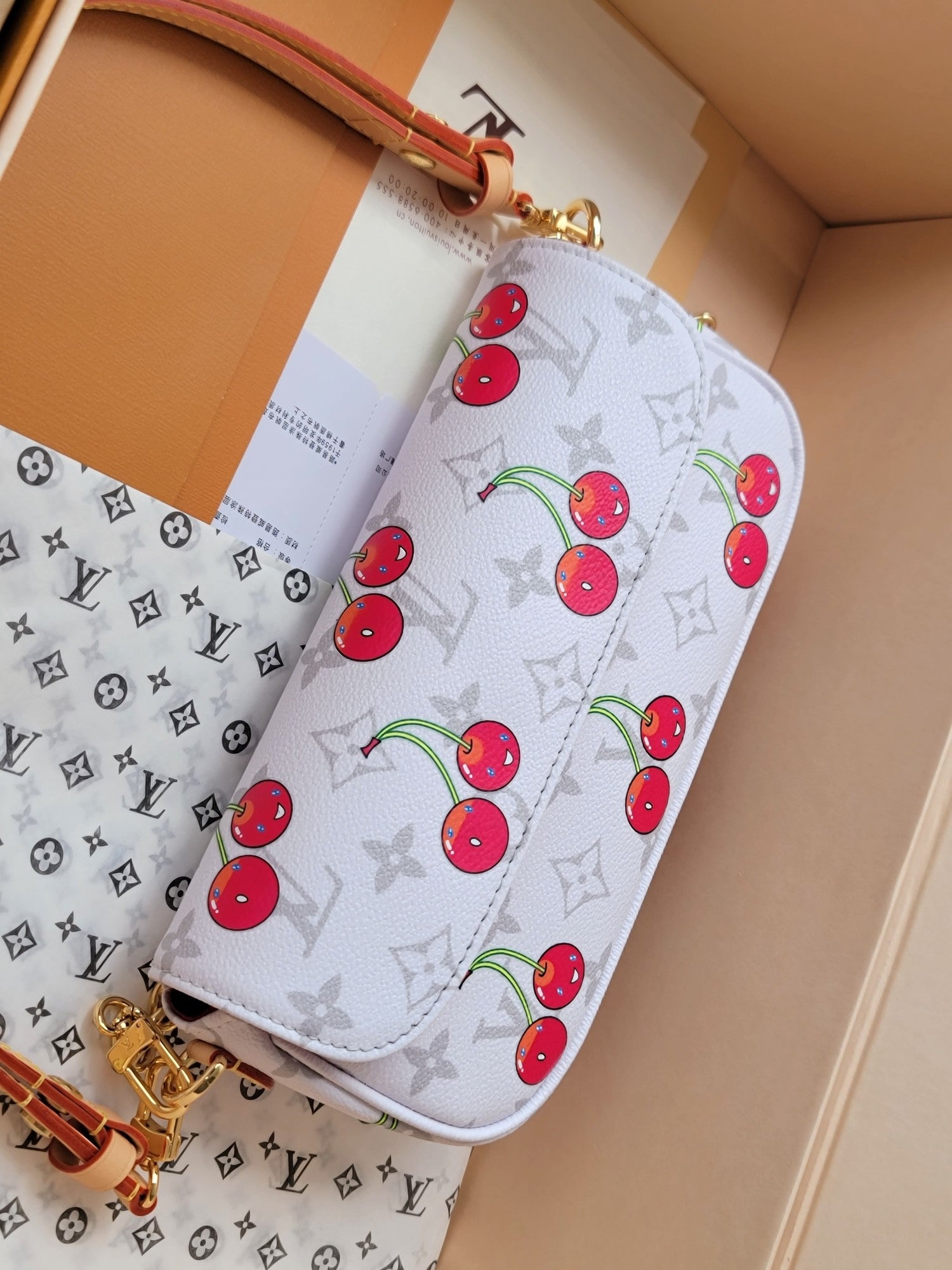 LV x TM M14239  Wallet On Chain Ivy White Monogram cherry Canvas GHW