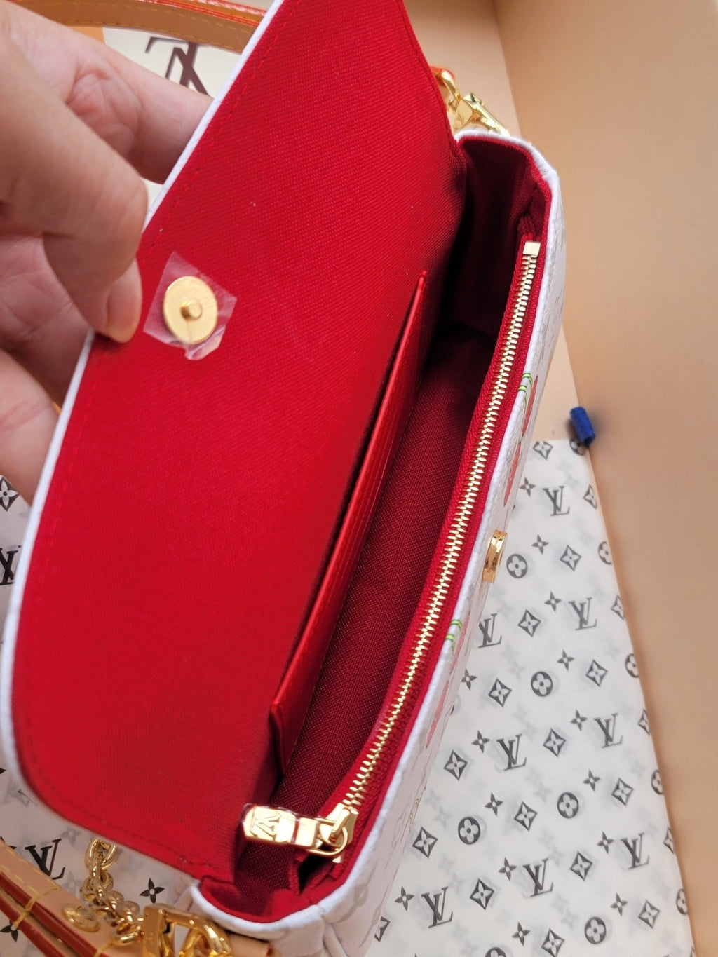 LV x TM M14239  Wallet On Chain Ivy White Monogram cherry Canvas GHW