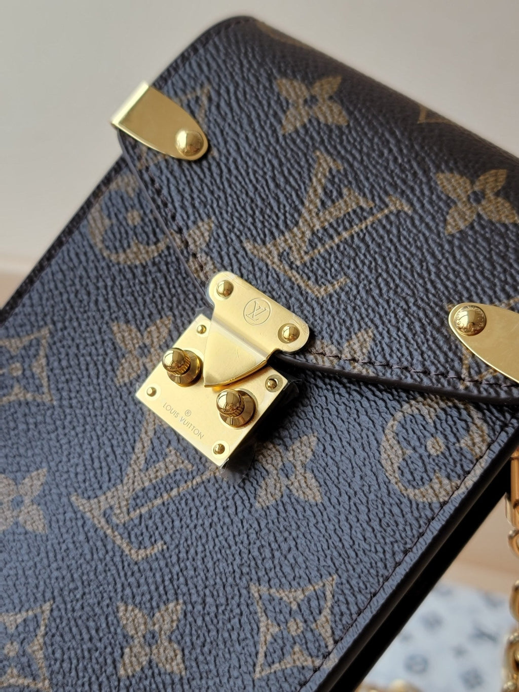 LV Phone Pouch Métis Brown Monogram Canvas GHW