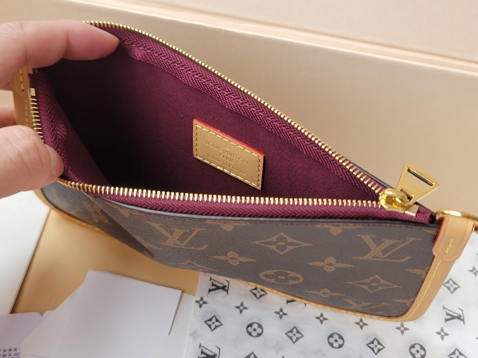 LV M46203 Carryall Pochette Brown Monogram Canvas & Cowhide