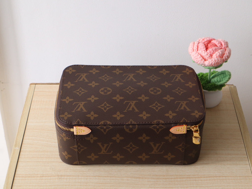 LV M43689 Packing Cube MM Brown Monogram Canvas & Cowhide