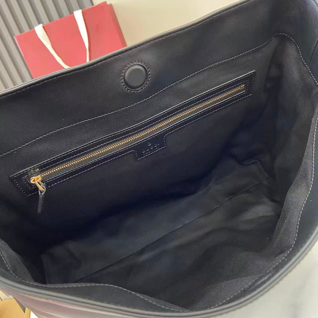 GG 25 Beatrix Handbag  Black Smooth Cowhide 290511