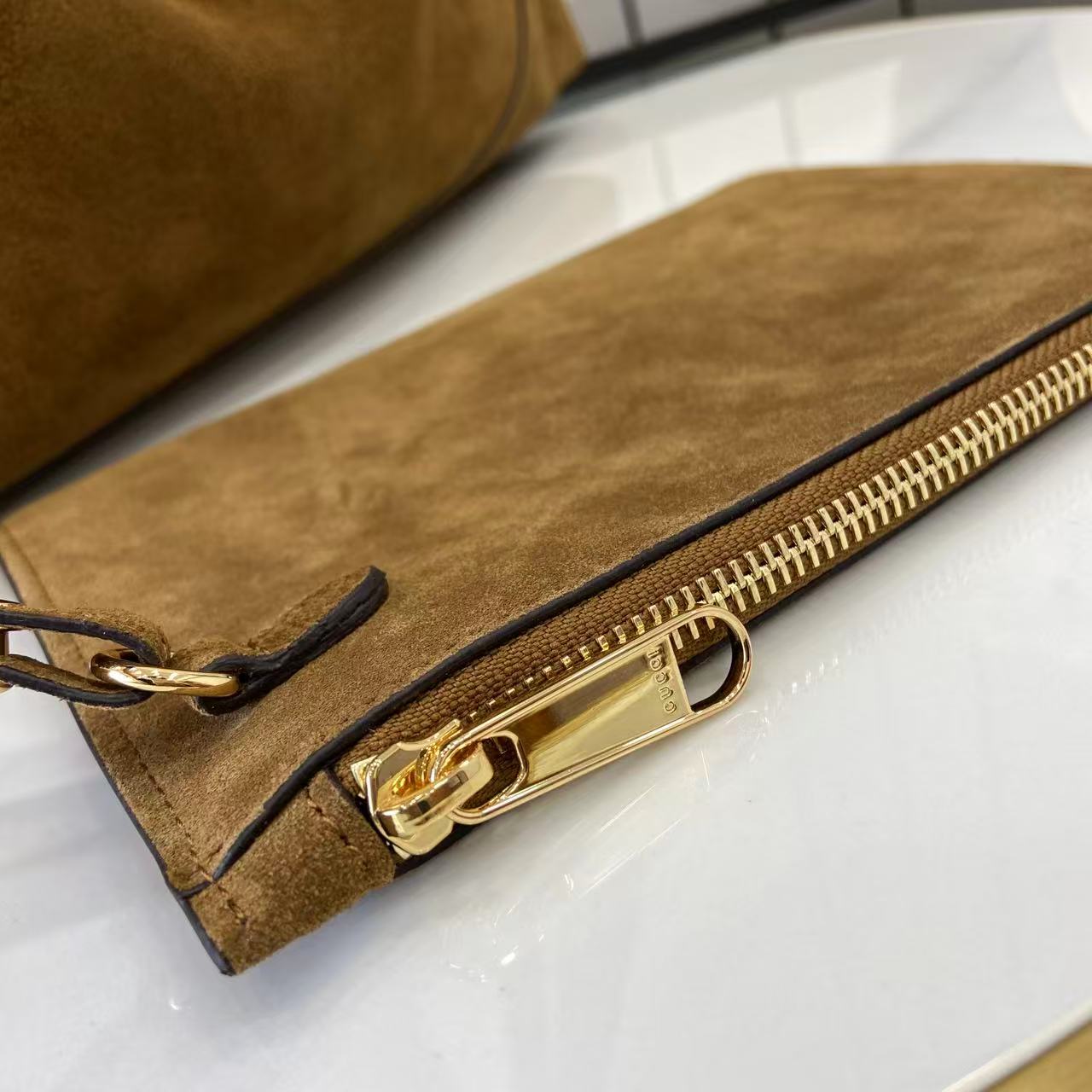 Gucci 25 Softbit 46cm Brown Gold Suede Leather 290512