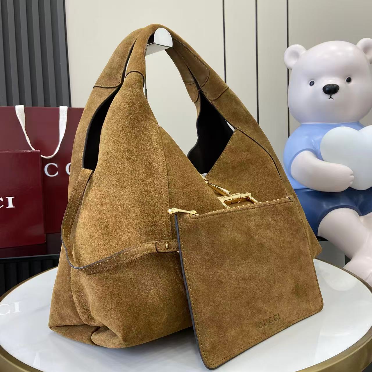 Gucci 25 Softbit 46cm Brown Gold Suede Leather 290512
