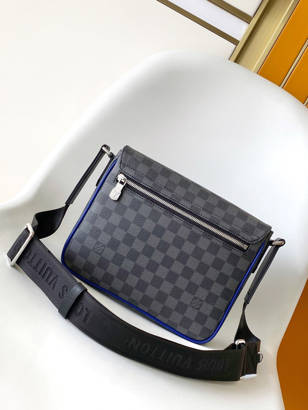 LV N00085 District Messenger Black Indigo Blue Damier Graphite Canvas 268780