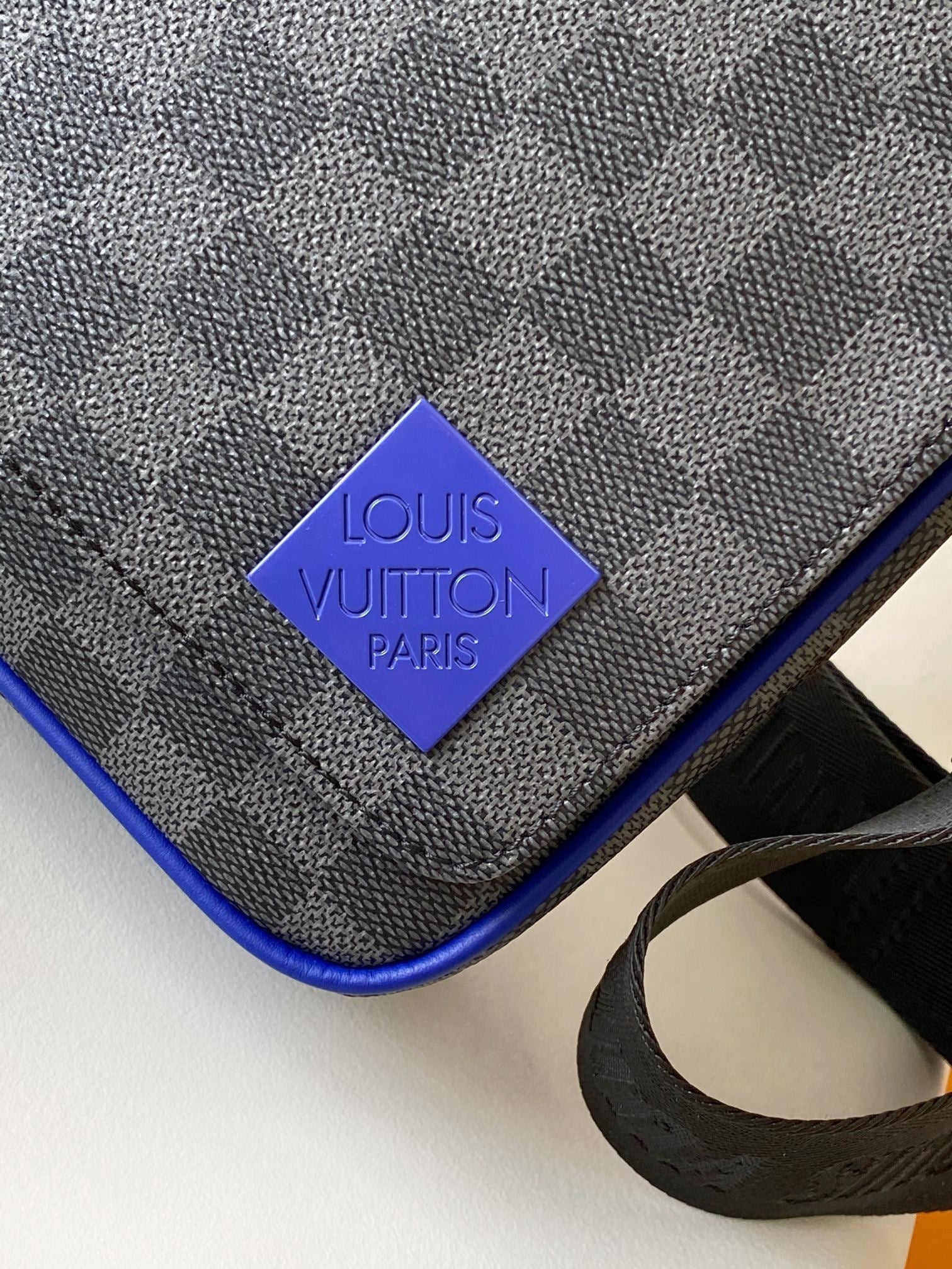 LV N00085 District Messenger Black Indigo Blue Damier Graphite Canvas 268780