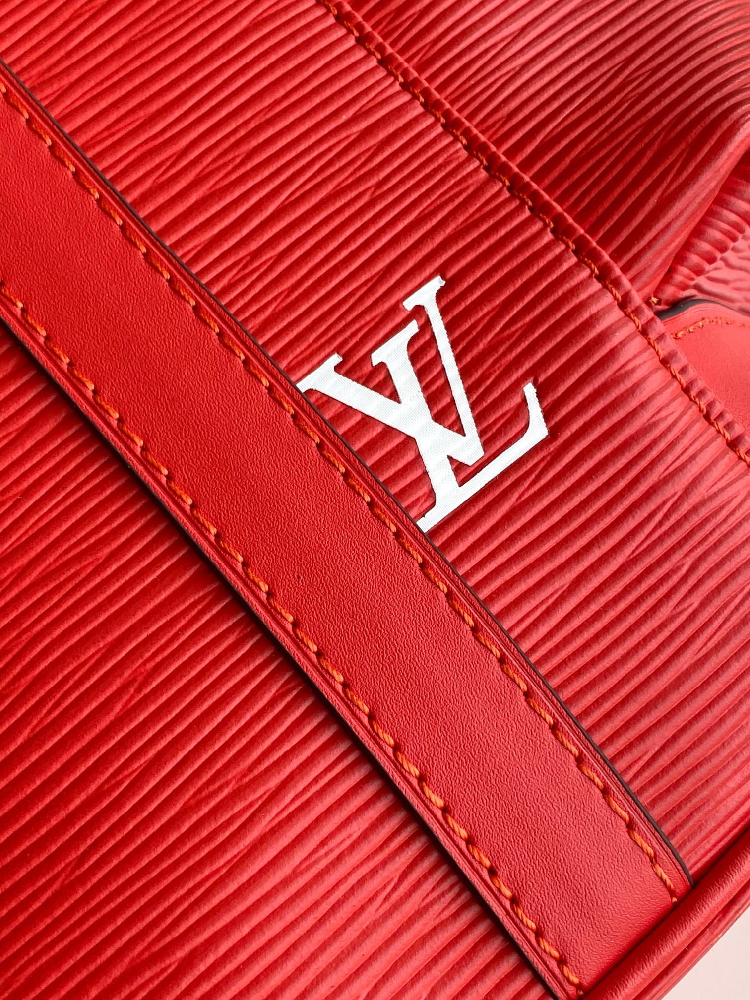 LV x Supreme Christopher Backpack Red Epi XL Cowhide 268773