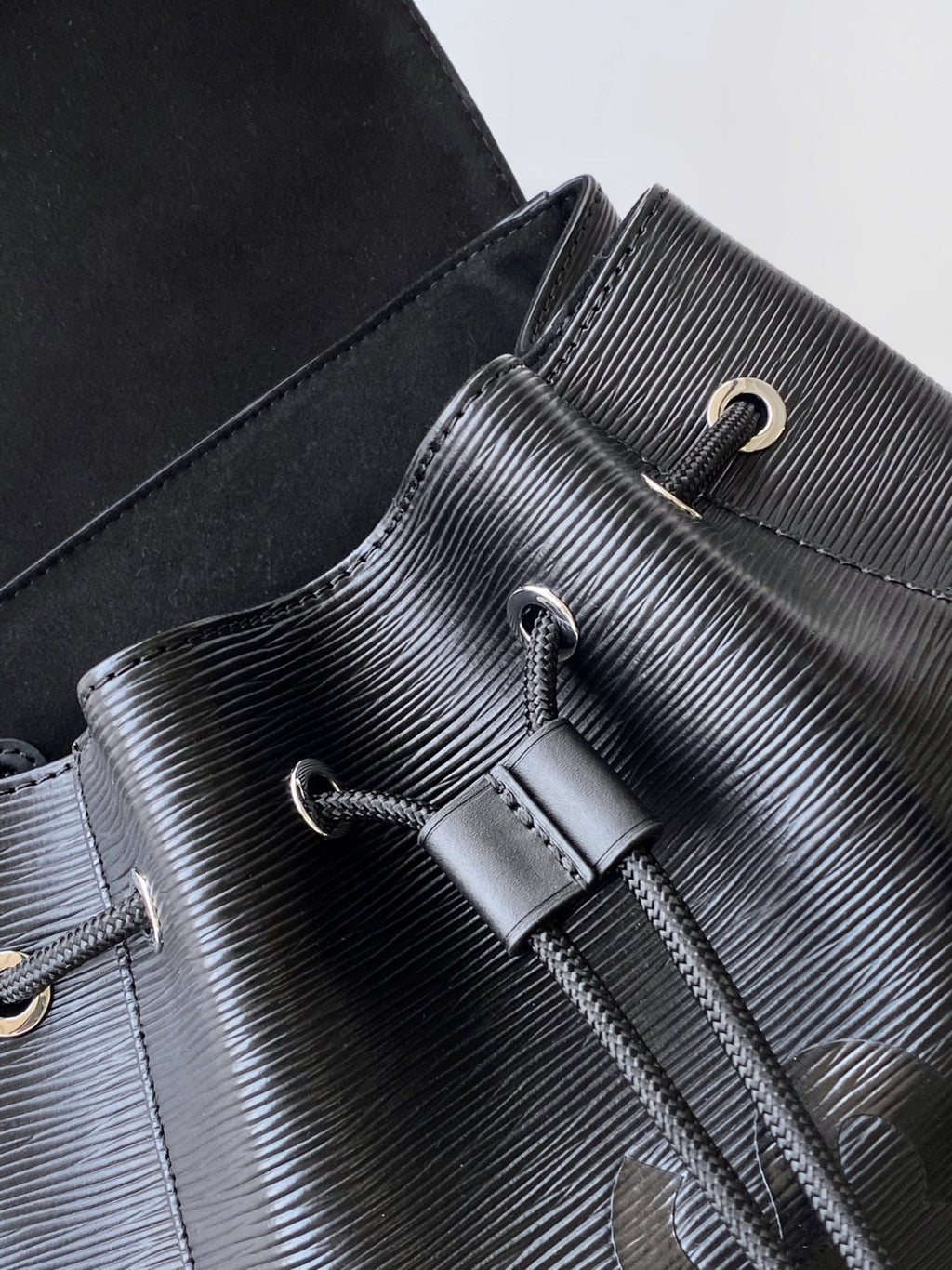LV M41079 Christopher MM Backpack Black Epi XL Cowhide 268775